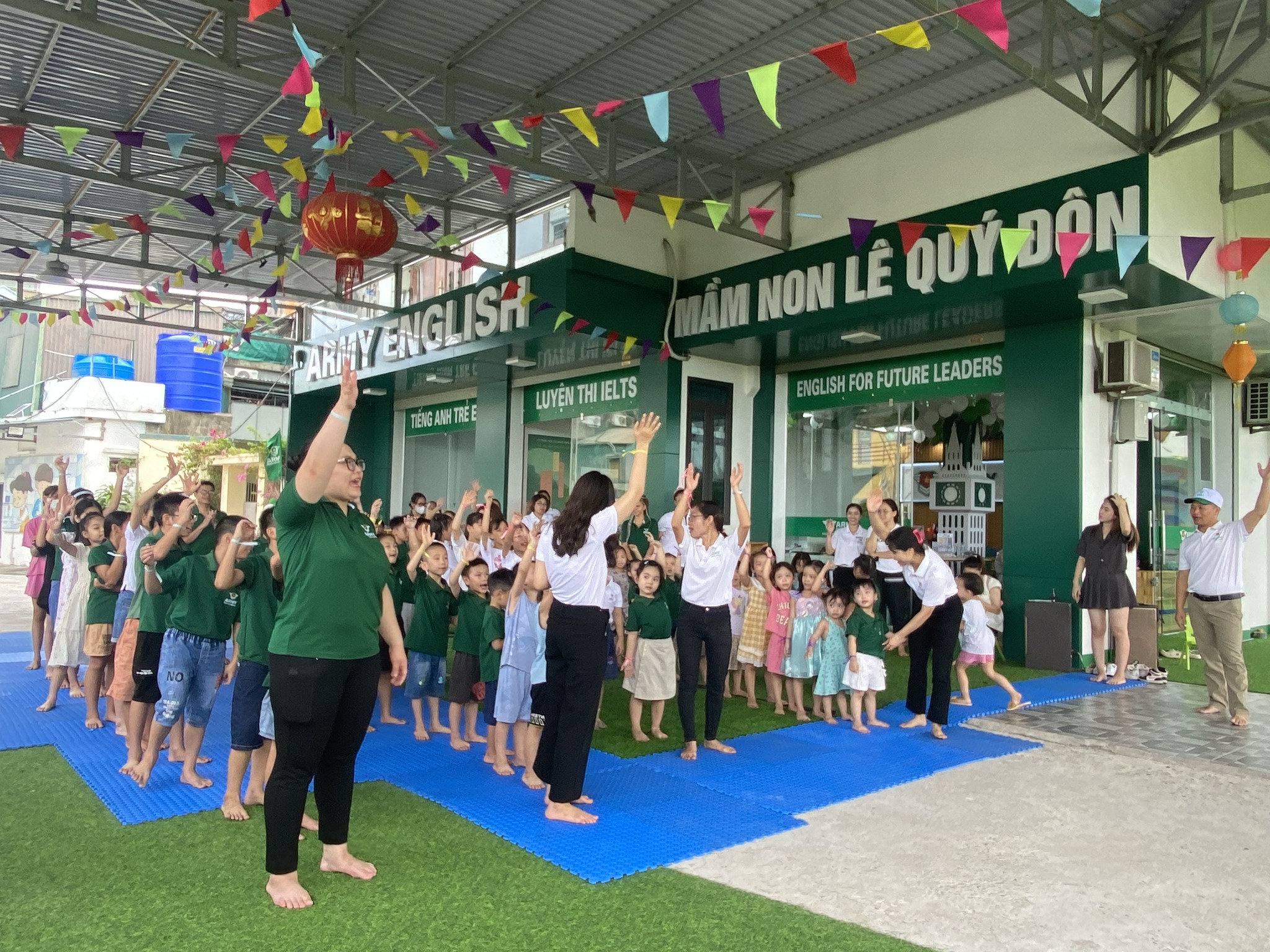 Học sinh Hero English rèn luyện giao tiếp và kỹ năng làm việc nhóm